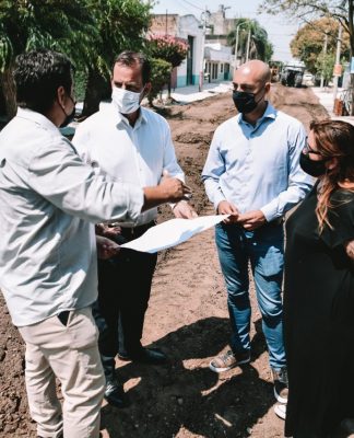 Ariel Sujarchuk y Beto Ramil recorrieron distintos trabajos de pavimentación y puesta en valor del espacio público en Garín y Loma Verde