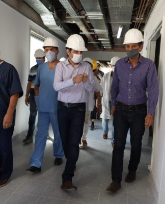 Fernando Moreira y Gabriel Katopodis recorrieron las obras en el Hospital Thompson y anunciaron la cuarta etapa