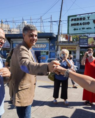 Jorge Macri se reunió con vecinos y comerciantes de Tres de Febrero
