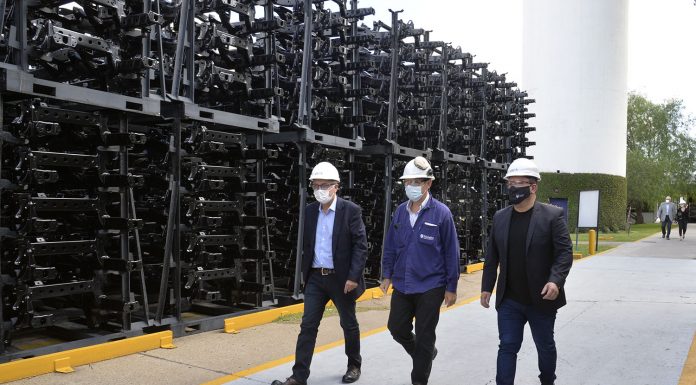 Julio Zamora visitó la empresa Metalsa en El Talar