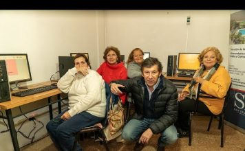 Posse inauguró un aula de alfabetización digital en un centro de jubilados de Martínez