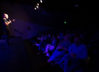 A sala llena, Martín Pugliese subió a escena en el Teatro Martinelli