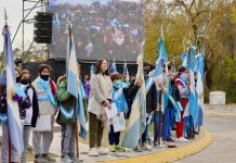 Soledad Martínez acompañó a los alumnos de Vicente López en la promesa a la Bandera