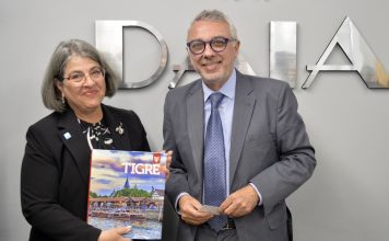 En la DAIA, Julio Zamora participó de un encuentro con la alcaldesa de Miami-Dade
