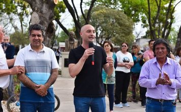 La Plaza Sarmiento de Garín ahora cuenta con nueva cancha de fútbol, sistema de riego y veredas