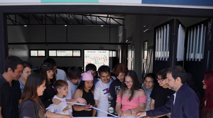 Fernando Moreira inauguró el Centro de Encuentro Comunitario y Juvenil de Billinghurst