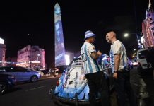 Rodríguez Larreta se sumó al banderazo organizado por vecinos en el Obelisco en la previa de la final del Mundial: “Todos los argentinos estamos viviendo una fiesta”