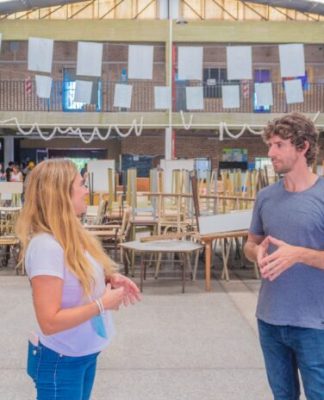 Juan Andreotti recorrió la obra de renovación de la Escuela Secundaria Media N°2 “Hernando Arias”