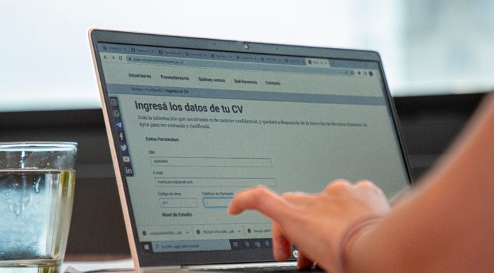 AySA implementa el CV ciego para la selección de personal sin sesgos de género AySA comenzó a utilizar el “CV ciego