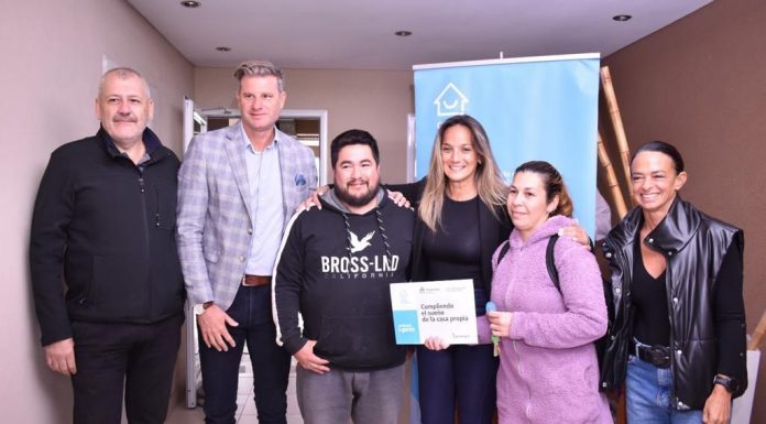 Procrear II: Malena Galmarini junto a Scatolini y autoridades del SGBATOS realizaron una nueva entrega de viviendas en Tigre