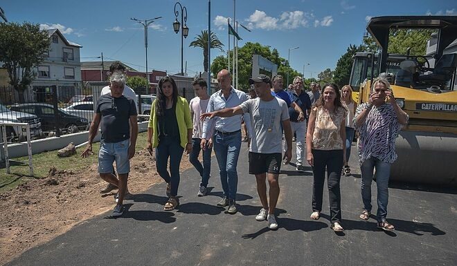 El polideportivo de Garín renueva su pista de patinaje