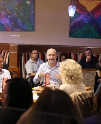Rodríguez Larreta y Quirós dialogaron con vecinos del Abasto