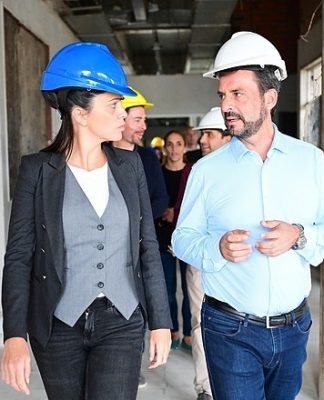 Hospital del Bicentenario y cohousing público: Sujarchuk y Volnovich firmaron dos convenios que conforman hitos en la historia de Escobar