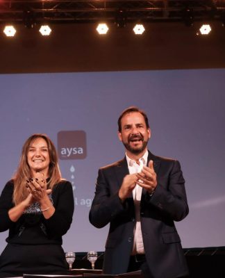 Malena Galmarini junto a Ariel Sujarchuk y José Luis Lingeri, anunciaron la construcción de la nueva Planta Depuradora Escobar que beneficiará a 500 mil habitantes