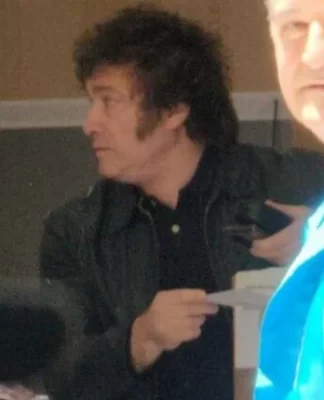 Javier Milei luego de votar: “Esperemos que para mañana haya más esperanza y no continuidad de decadencia”