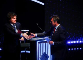 Cerraron las mesas de votación y hay una fuerte expectativa por conocer quién será el próximo Presidente