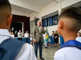 En Tigre Centro, Julio Zamora acompañó a la comunidad educativa en el inicio del ciclo lectivo 2024