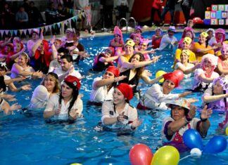 A puro ritmo y alegría, la comunidad de Don Torcuato disfrutó de las galas temáticas de aquagym en los polideportivos municipales