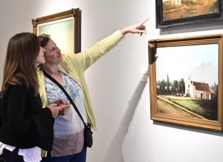 Noches en el MAT: vecinos, vecinas y visitantes disfrutaron un nuevo encuentro nocturno en el emblemático museo de Tigre