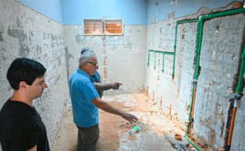Julio Zamora supervisó las obras de refacción en la Escuela Primaria Nº18 de Benavídez