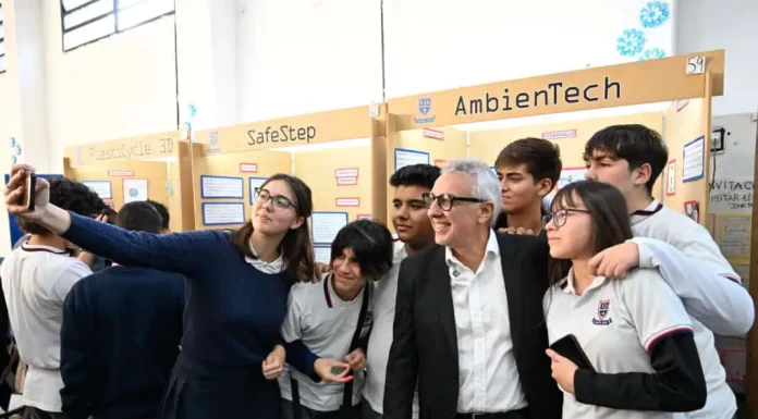 Julio Zamora participó de la Feria Distrital de Educación, Artes, Ciencias y Tecnología en Tigre centro