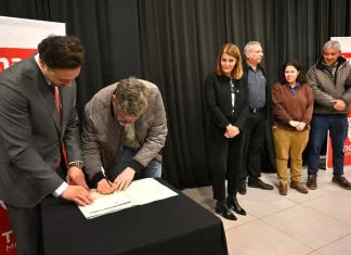 El Municipio de Tigre acompañó a familias de Rincón de Milberg en la firma de 97 escrituras para avanzar con el sueño de la casa propia