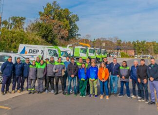 Juan Andreotti presentó 10 camiones y vehículos para reforzar servicios municipales