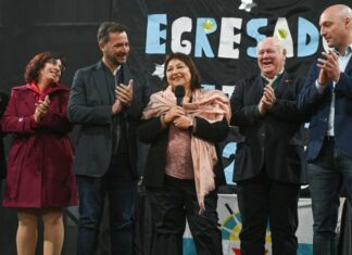 Nunca es tarde para estudiar: 115 adultos terminaron el secundario gracias al Plan FinEs en Escobar