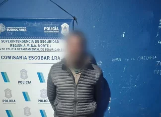 Gracias a su arma no letal, un policía municipal detuvo a un delincuente que intentó robar un auto