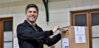 Votó Axel Kicillof en La Plata