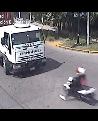 El suceso ocurrió en el cruce de las calles Arata y Belgrano. Luego de detectar el siniestro a través del sistema de videovigilancia, los agentes activaron el procedimiento correspondiente del Centro de Operaciones Tigre y la damnificada fue derivada al hospital de General Pacheco. Se encuentra fuera de peligro