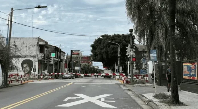 Barreras bajas en Escobar por un conflicto entre trabajadores y el Gobierno Nacional