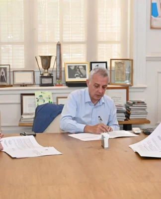 Julio Zamora firmó un convenio con la Fundación Playspace y la Asociación Civil “Haciendo Punta”