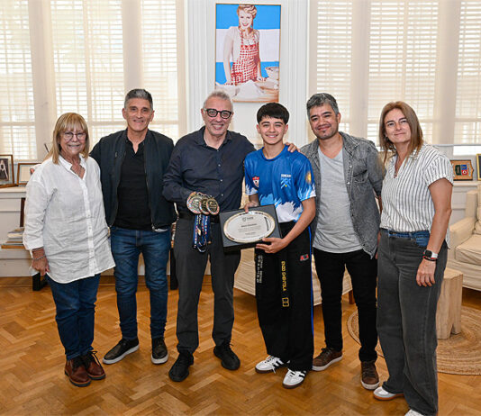 Julio Zamora reconoció a Enzo Chentola, el taekwondista que cosechó importantes medallas en los Juegos Panamericanos de Brasil