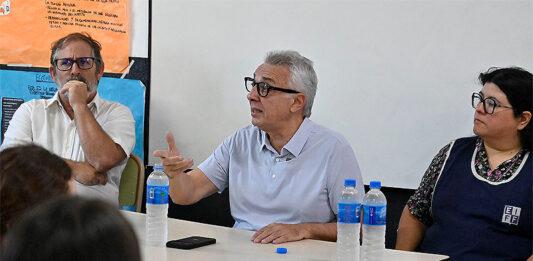 Julio Zamora se reunió con estudiantes del Colegio Fernando Fader