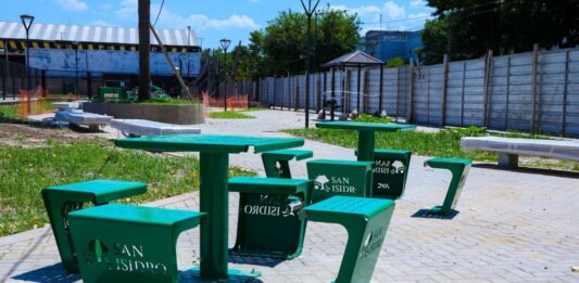 San Isidro: construyen una nueva plazoleta sobre la calle Edison