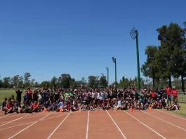 En el marco de la Colonia de Verano 2026, la comunidad disfrutó de actividades en la Pista de Atletismo Municipal