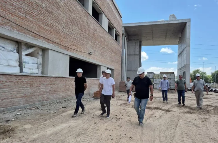 Julio Zamora recorrió los avances en el Hospital de Alta Complejidad para Adultos del Municipio de Tigre