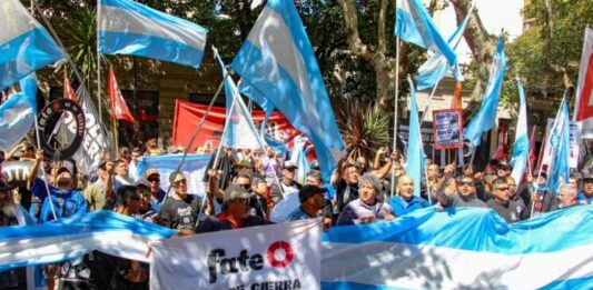 Fate: Trabajadores del SUTNA se movilizaron en La Plata y avanzan gestiones legislativas para sostener la producción