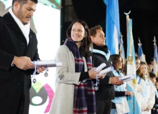 Más de 1400 chicos de Vicente López realizaron la promesa a la bandera en Tecnópolis