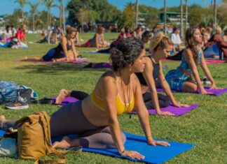San Fernando celebra el Día Internacional del Yoga con una jornada gratuita junto al río