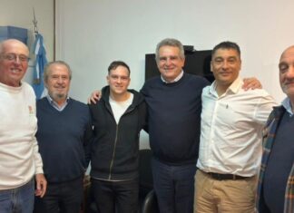 Agustín Rossi se reunió con referentes de Vicente López y llamó a definir la candidatura del peronismo en una PASO
