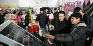 Nardini visitó la 30ª Feria Regional de Educación, Artes, Ciencias y Tecnología con sede en Malvinas Argentinas