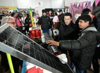 Nardini visitó la 30ª Feria Regional de Educación, Artes, Ciencias y Tecnología con sede en Malvinas Argentinas