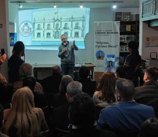 Valenzuela presentó en Don Torcuato su libro sobre Belgrano y defendió la continuidad del acuerdo entre LLA y el PRO