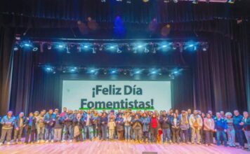 Juan Andreotti homenajeó a clubes y sociedades de fomento de San Fernando en su día