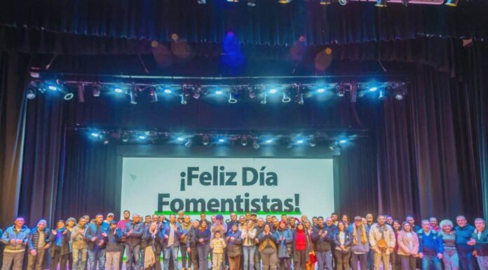 Juan Andreotti homenajeó a clubes y sociedades de fomento de San Fernando en su día