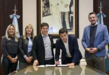 Kicillof y Cuattromo firmaron convenios con municipios para la compra de bienes de capital