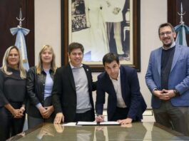 Kicillof y Cuattromo firmaron convenios con municipios para la compra de bienes de capital