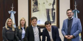 Kicillof y Cuattromo firmaron convenios con municipios para la compra de bienes de capital